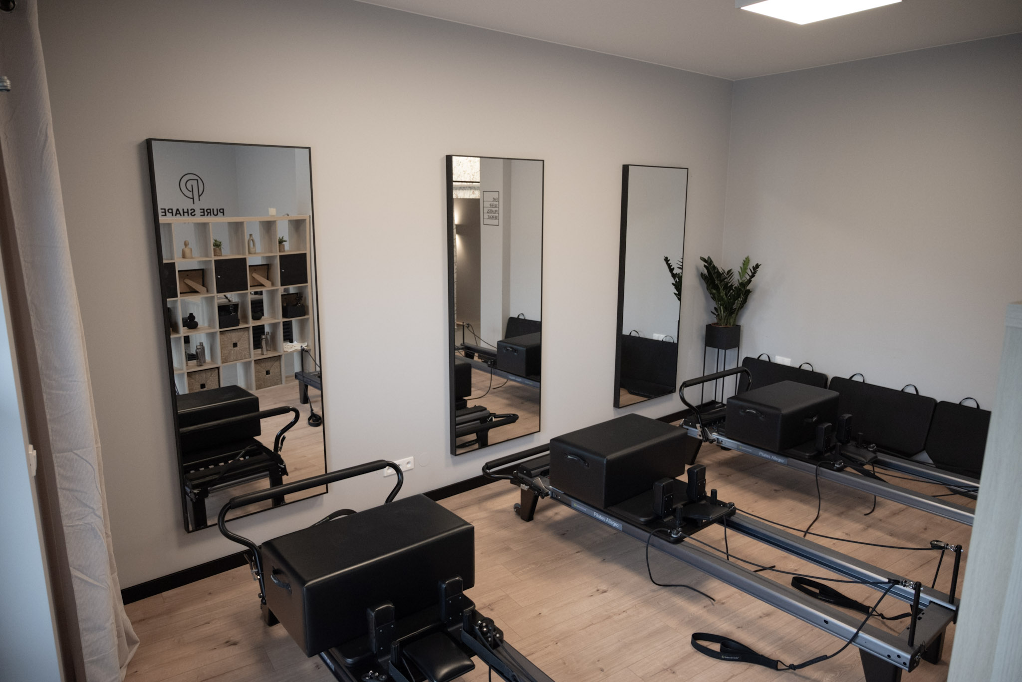 Studio Pure Shape